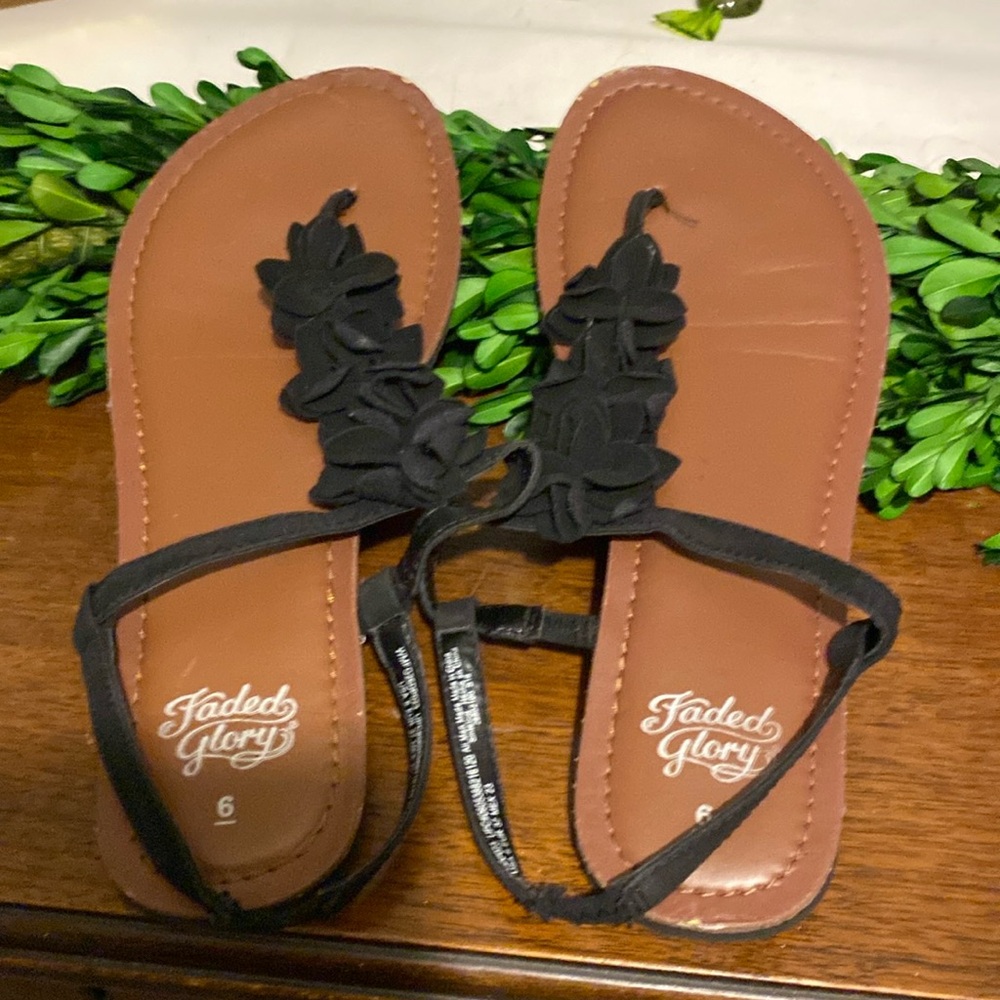 Sandals black size 6